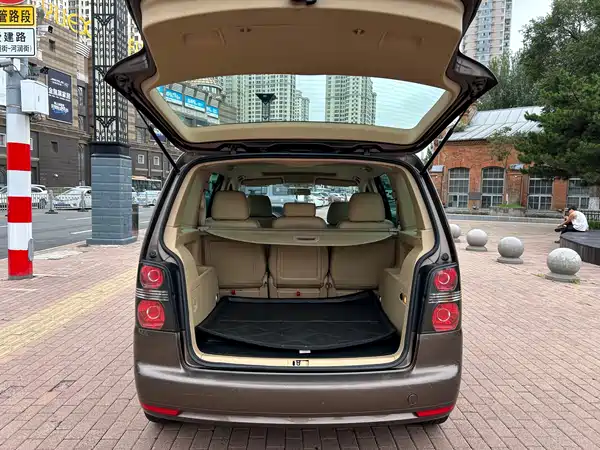 Volkswagen Touran 2012
