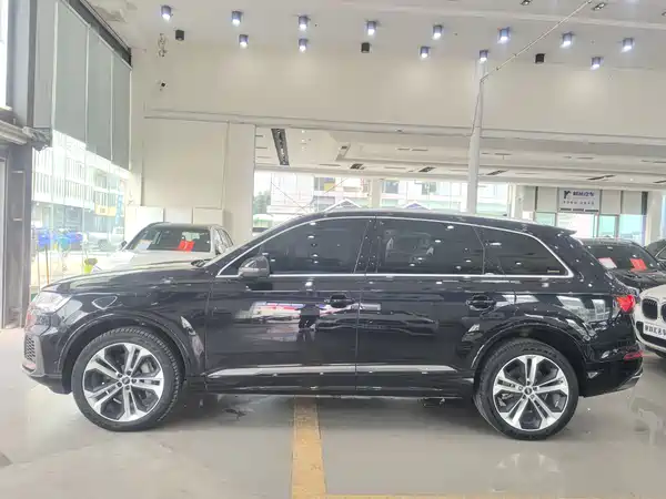 Audi Q7 2021
