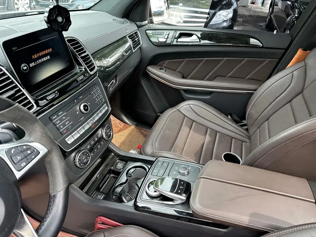Mercedes-Benz GLS AMG 2017 — фото 10