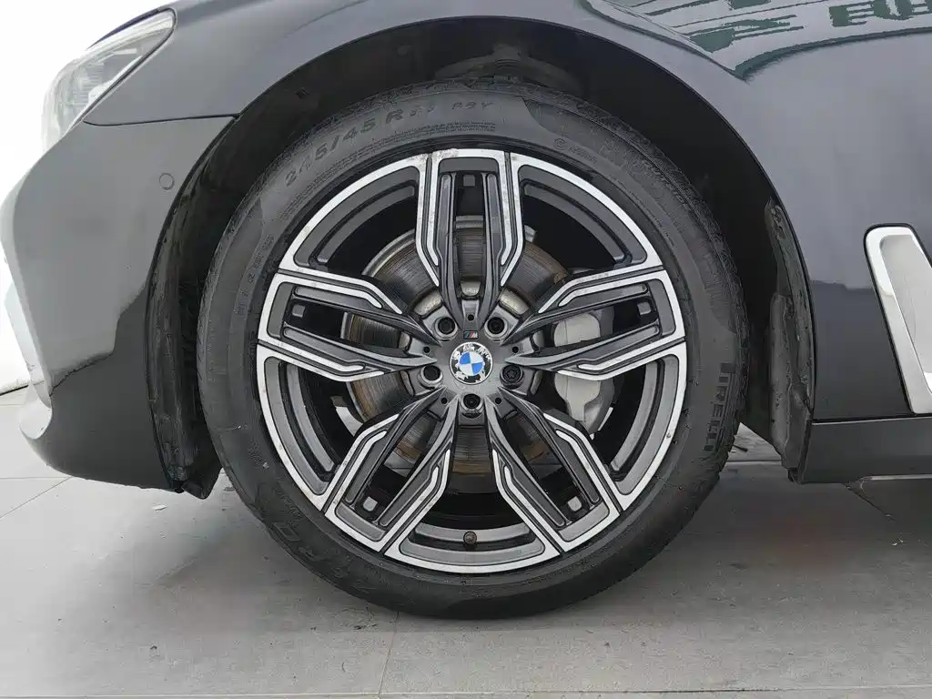 BMW 7 Series 2018 — фото 17