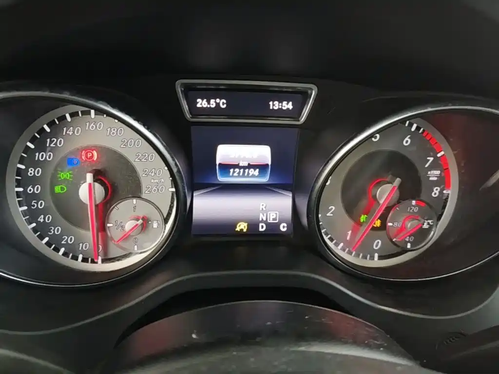 Mercedes-Benz GLA 2016 — фото 12