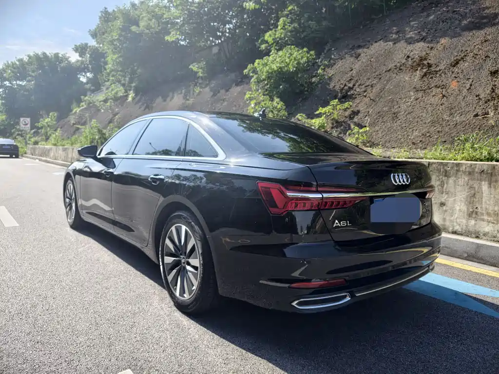 Audi A6L 2022