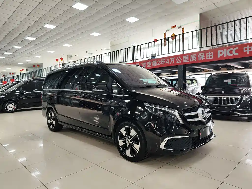 Mercedes-Benz V-Class 2023 — фото 3