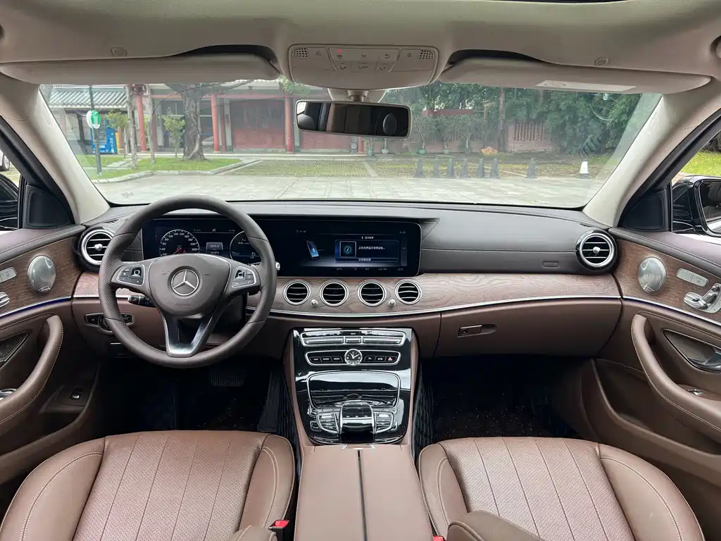 Mercedes-Benz E-Class 2017 — фото 16