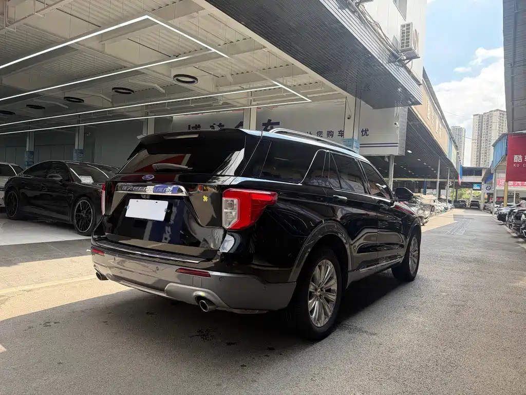 Ford Explorer 2022 — фото 20