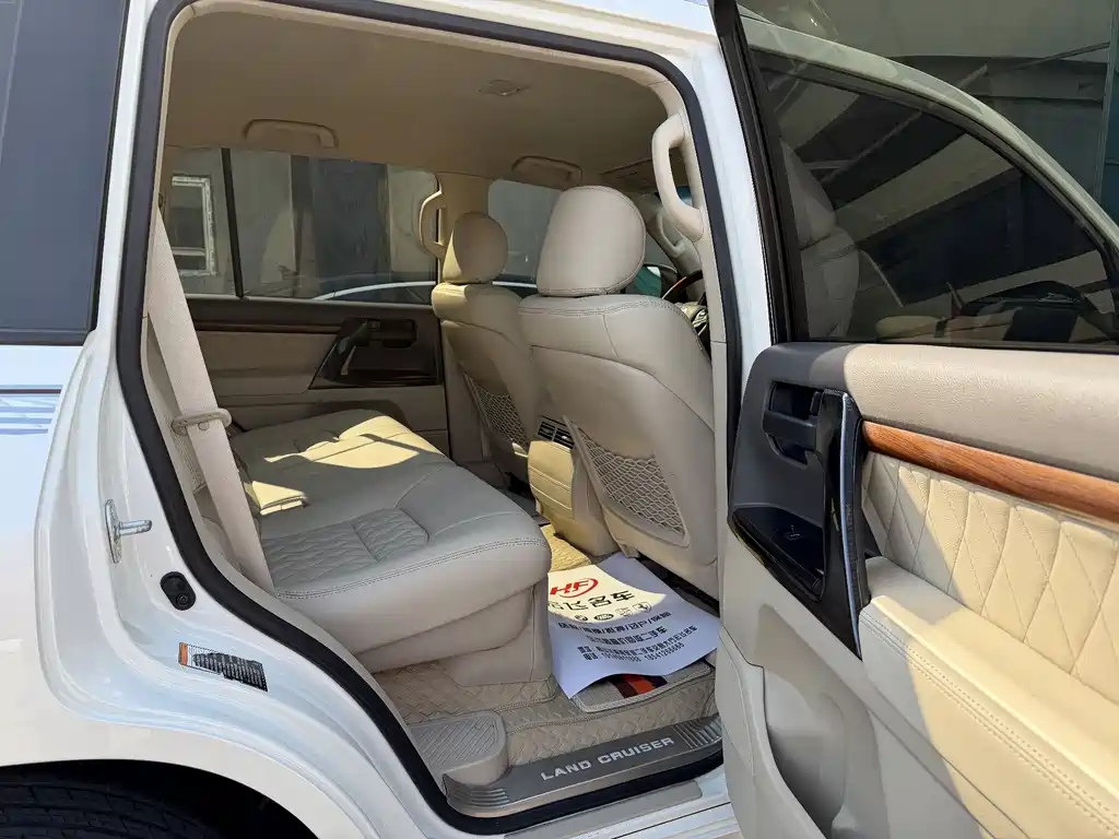 Toyota Land Cruiser 2018 — фото 9