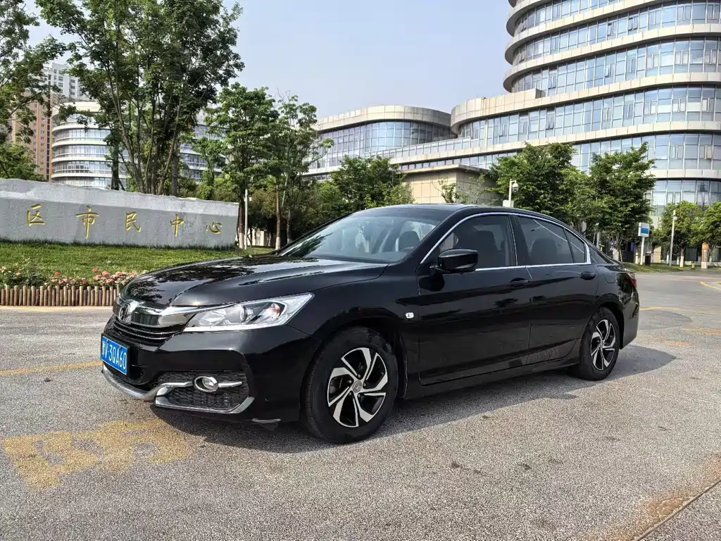 Honda Accord 2018 — фото 1