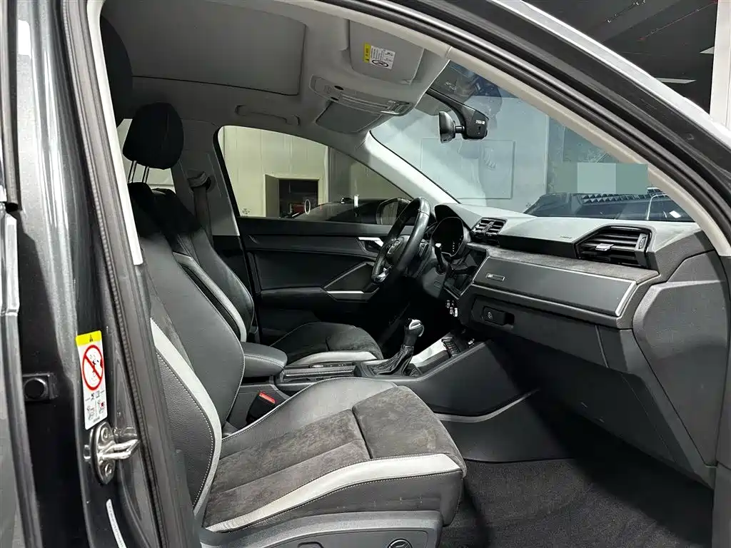 Audi Q3 2022 — фото 13