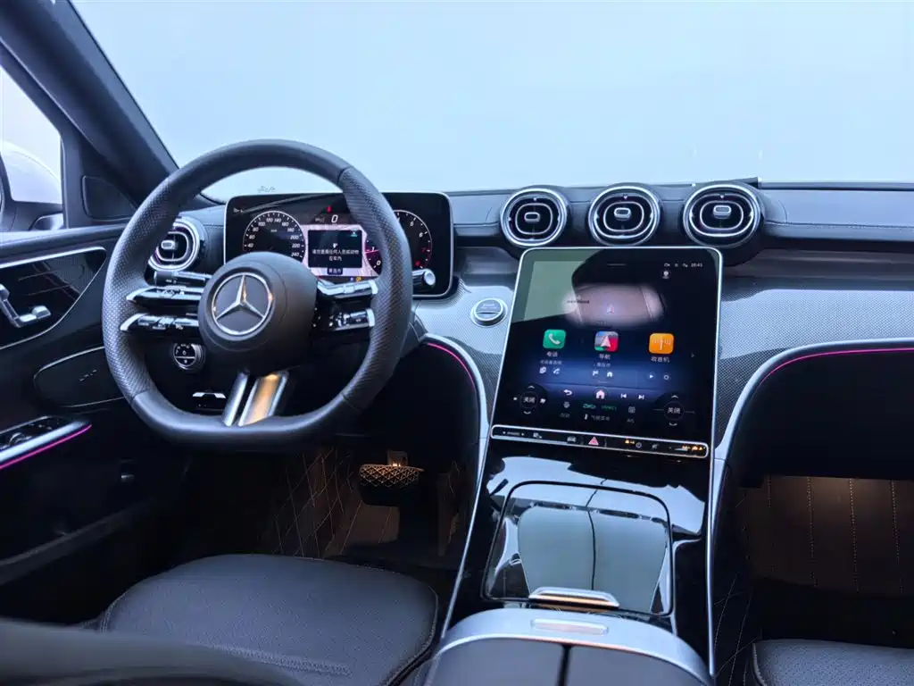 Mercedes-Benz C-Class 2025 — фото 11