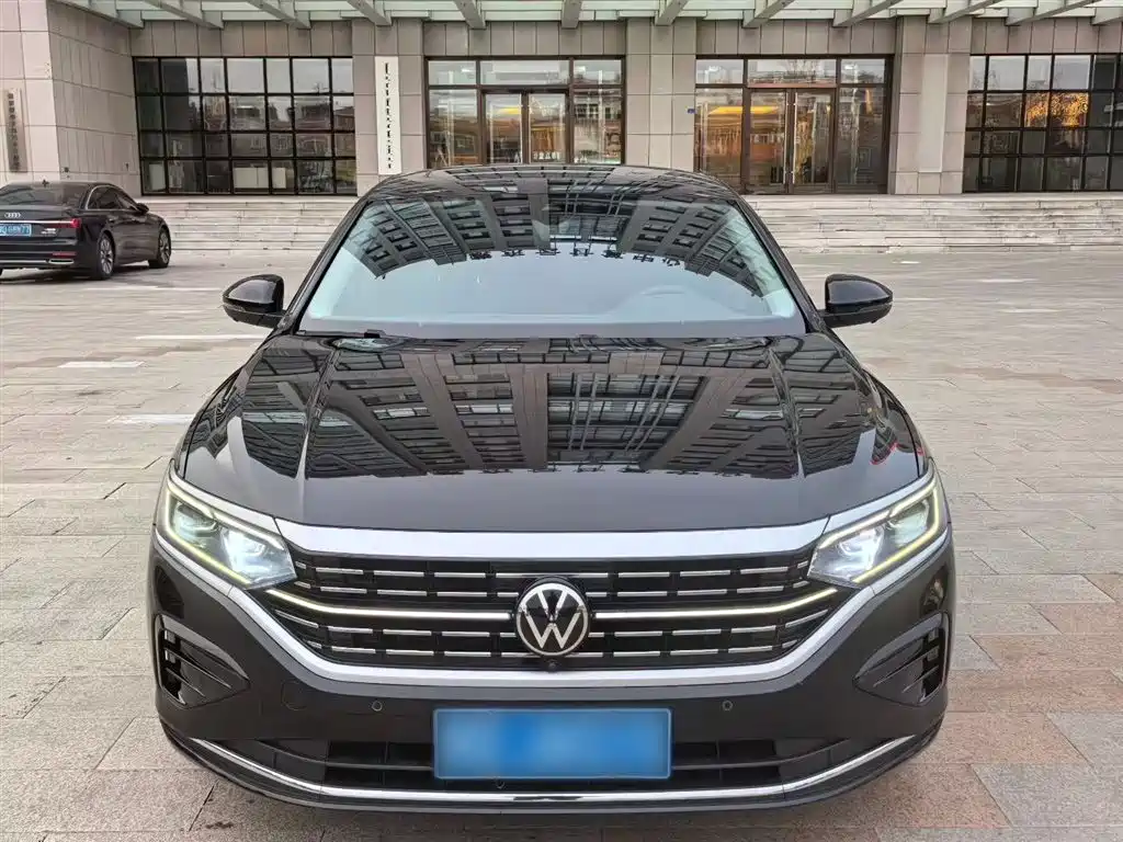 Volkswagen Passat 2023 — фото 3