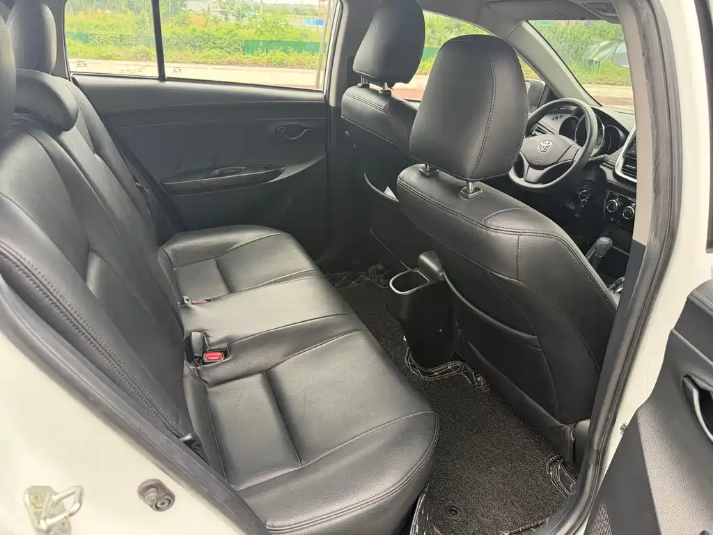 Toyota Yaris L 2019 — фото 11