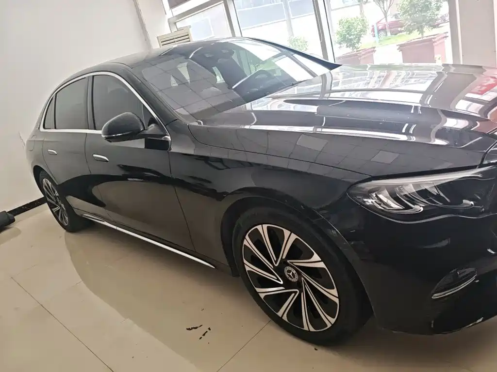 Mercedes-Benz E-Class 2024