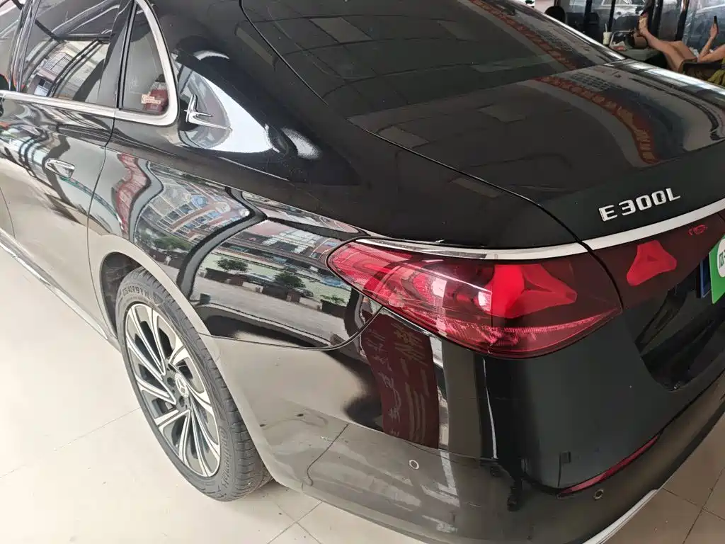 Mercedes-Benz E-Class 2024