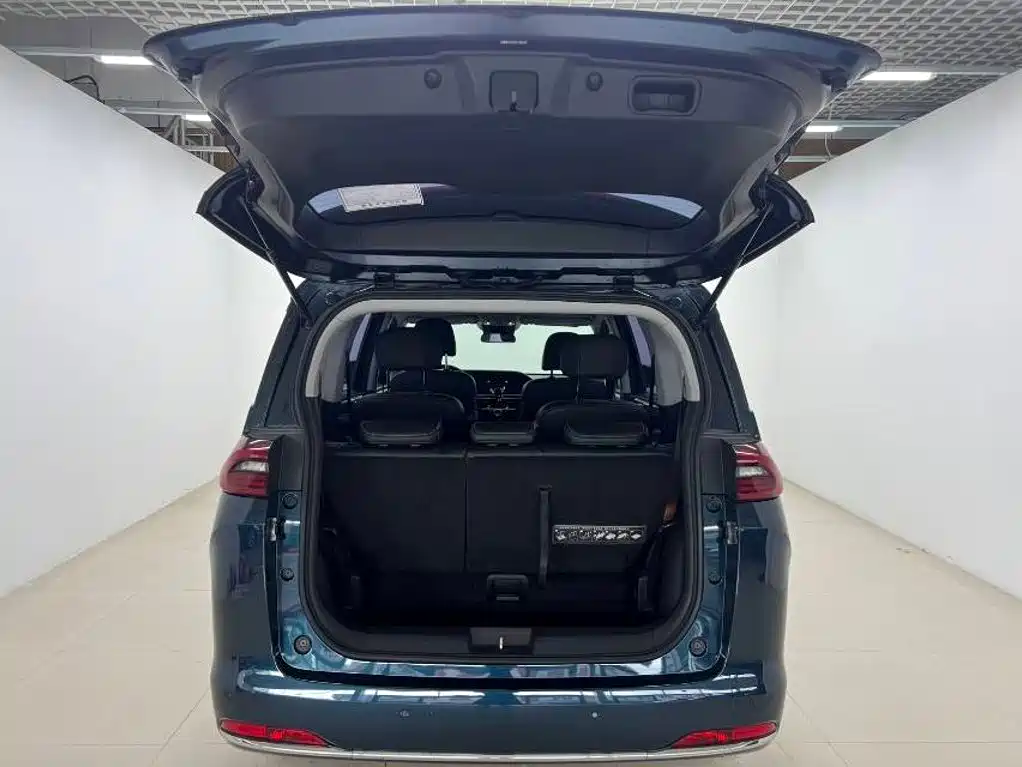 GAC Trumpchi M6 2022 — фото 8