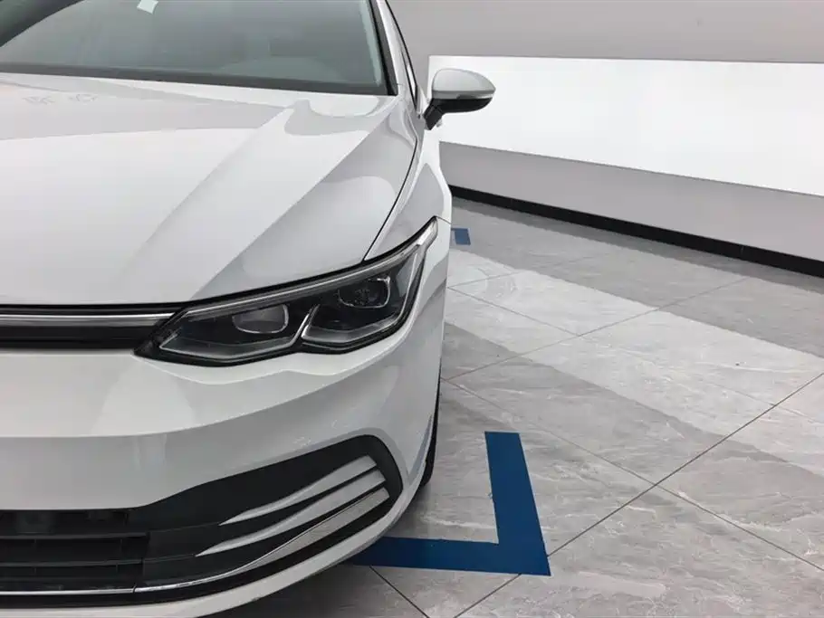 Volkswagen Golf 2021