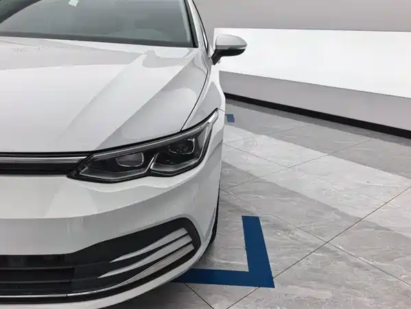 Volkswagen Golf 2021