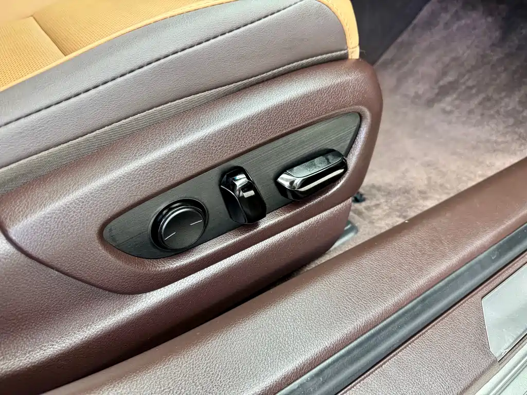 Lexus ES 2021 — фото 16