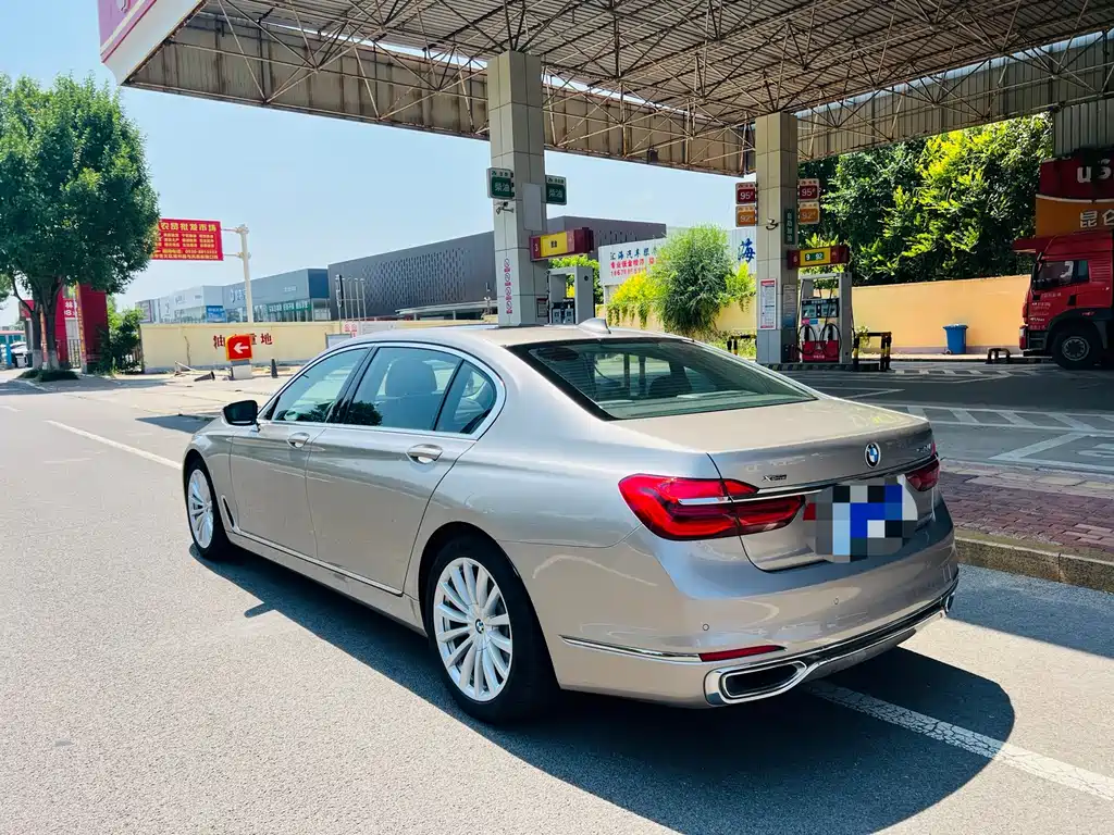 BMW 7 Series 2017 — фото 3
