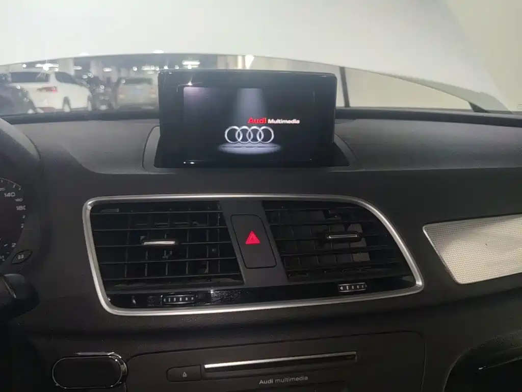 Audi Q3 2017 — фото 13