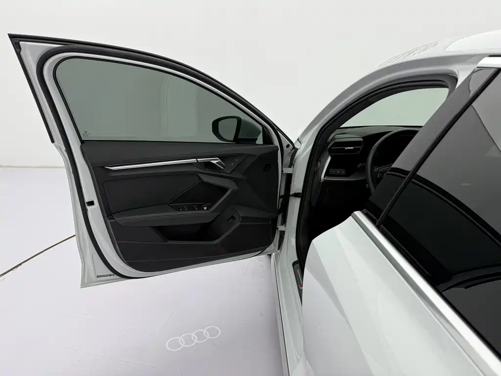 Audi A3 2023 — фото 20