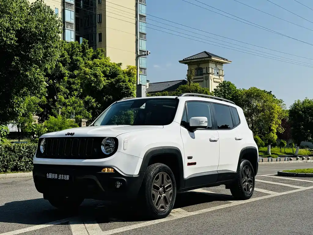 Jeep Renegade 2017 — фото 1