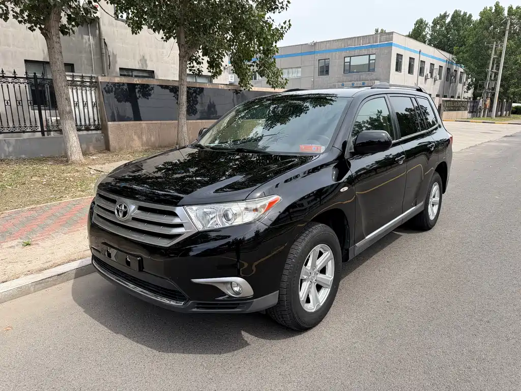 Toyota Highlander 2015 — фото 1
