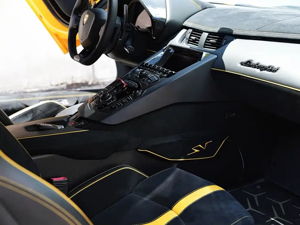 Lamborghini Aventador 2016 — фото 24