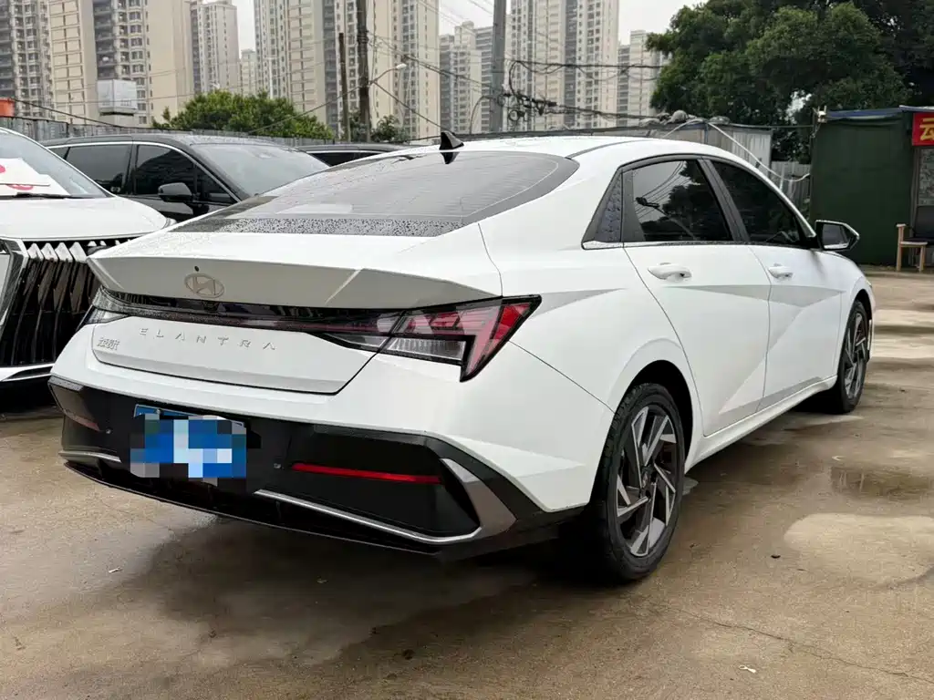 Hyundai Elantra 2024 — фото 13