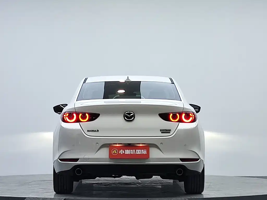 Mazda 3 Axela 2023 — фото 19