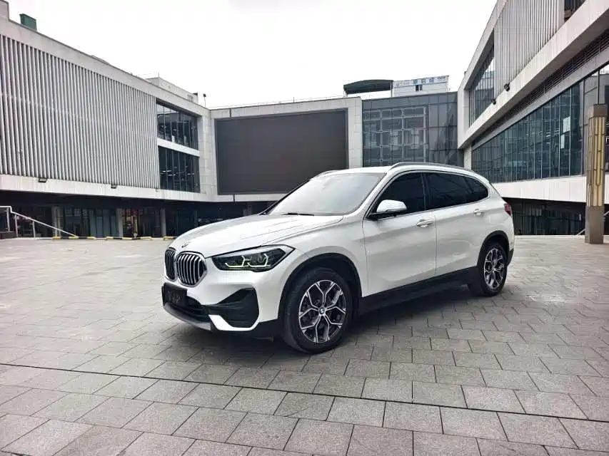 BMW X1 2021 — фото 1