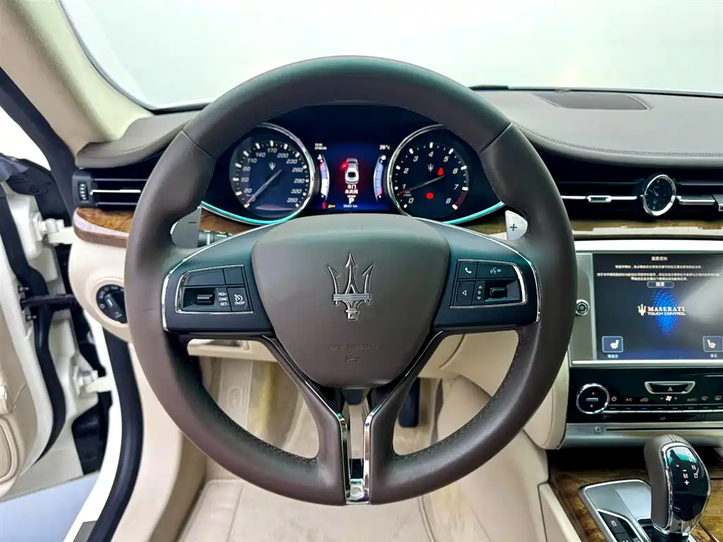 Maserati Quattroporte 2014 — фото 11