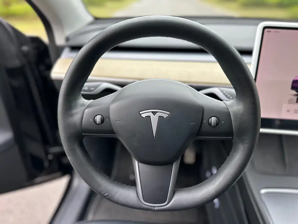 Tesla Model Y 2022 — фото 11