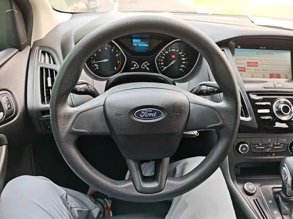 Ford Focus 2017 — фото 11