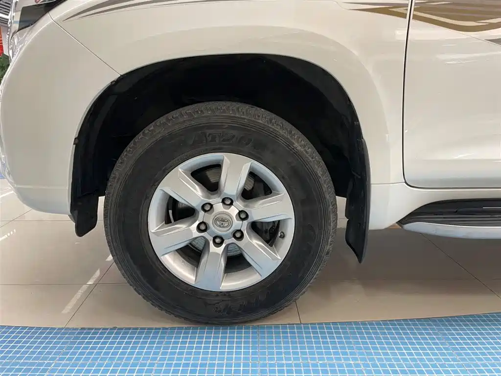 Toyota Prado 2017 — фото 26