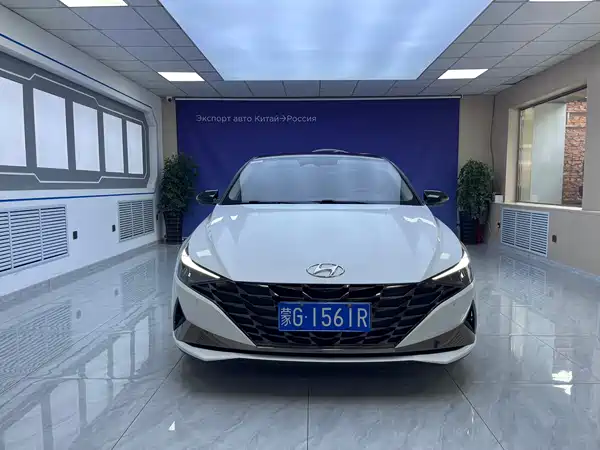Hyundai Elantra 2023