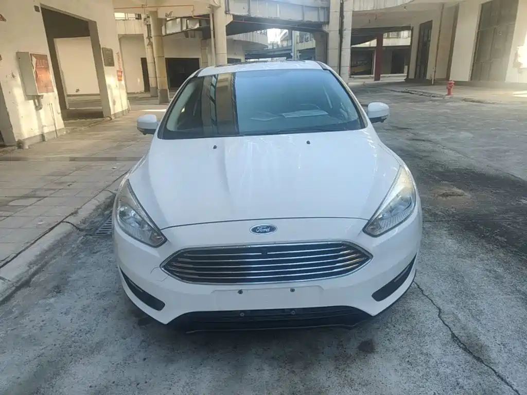 Ford Focus 2018 — фото 3