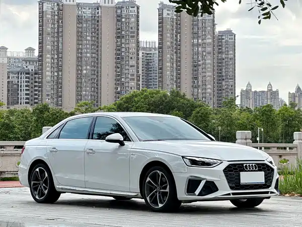 Audi A4L 2021