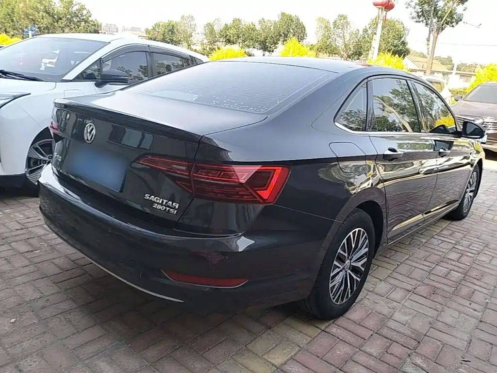 Volkswagen Sagitar 2020
