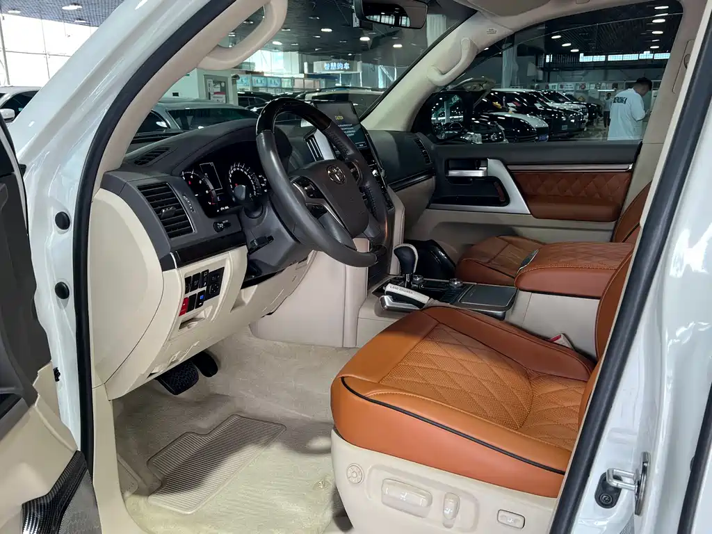 Toyota Land Cruiser 2019 — фото 14