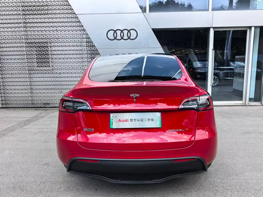 Tesla Model Y 2023 — фото 4