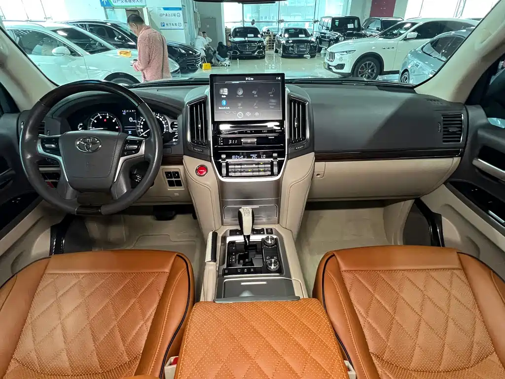 Toyota Land Cruiser 2019 — фото 24