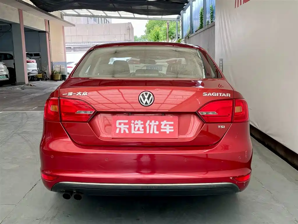 Volkswagen Sagitar 2012