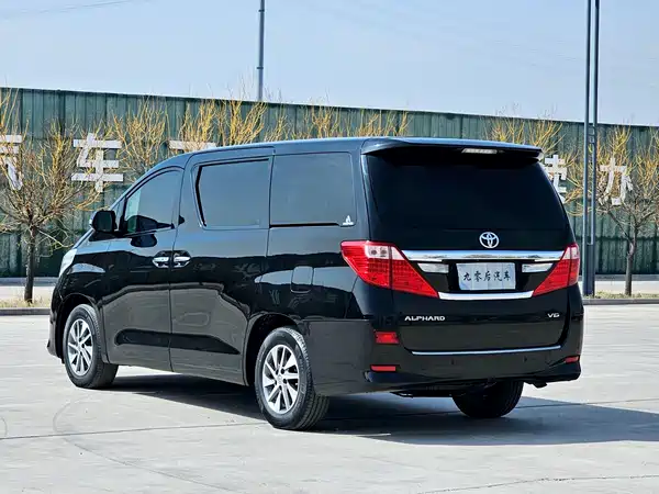 Toyota Alphard 2012