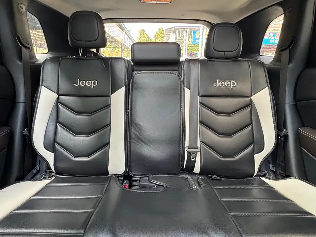 Jeep Cherokee 2017 — фото 11
