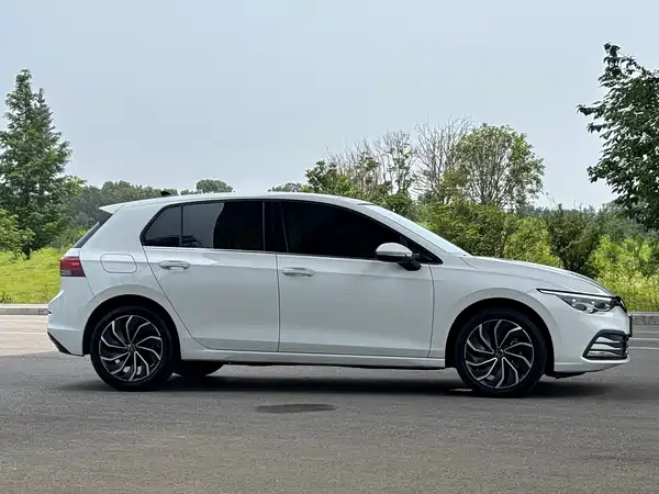 Volkswagen Golf 2021