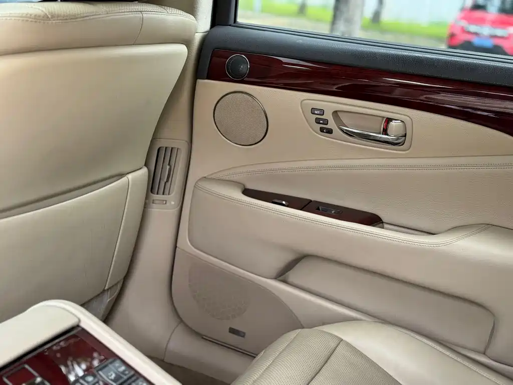 Lexus LS 2009 — фото 12