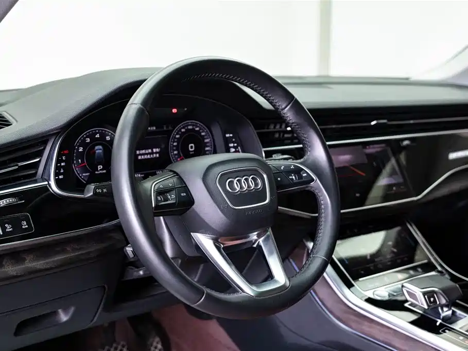 Audi Q7 2020 — фото 18