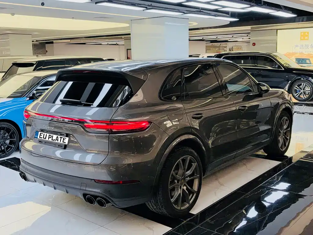 Porsche Cayenne 2022