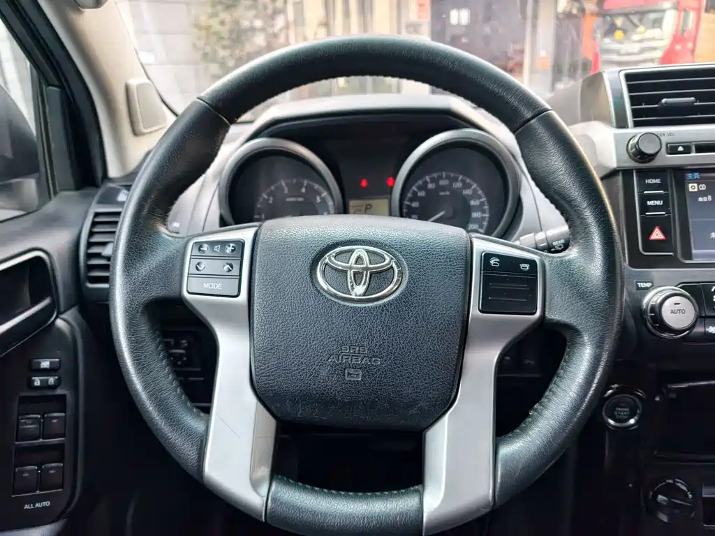 Toyota Prado 2014 — фото 17