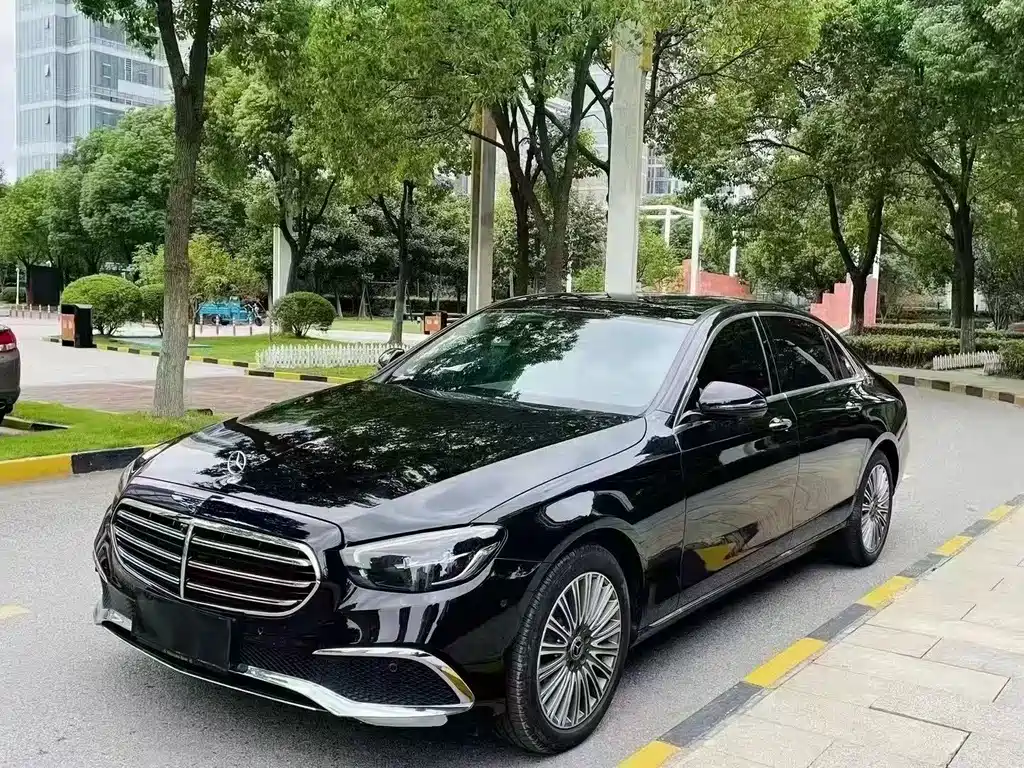 Mercedes-Benz E-Class 2023 — фото 1